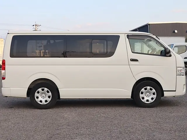 トヨタ ハイエースバン CBF-TRH200V(2WD)の写真8