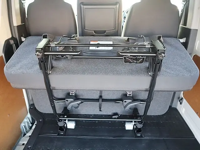 トヨタ ハイエースバン CBF-TRH200V(2WD)の写真15