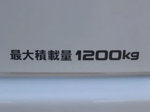 トヨタ ハイエースバン CBF-TRH200V(2WD)の写真22