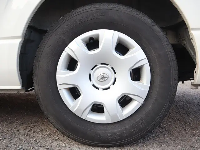 トヨタ ハイエースバン CBF-TRH200V(2WD)の写真30