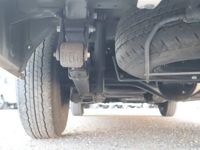 トヨタ ハイエースバン CBF-TRH200V(2WD)の写真31