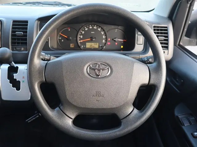トヨタ ハイエースバン CBF-TRH200V(2WD)の写真38