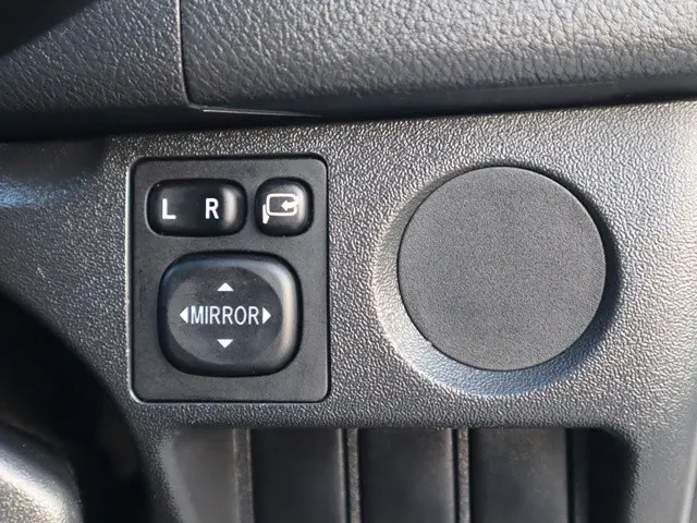 トヨタ ハイエースバン CBF-TRH200V(2WD)の写真41