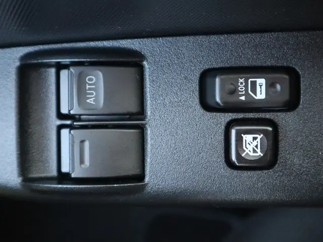 トヨタ ハイエースバン CBF-TRH200V(2WD)の写真43