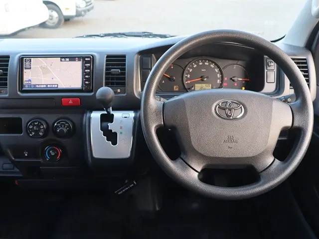 トヨタ ハイエースバン CBF-TRH200V(2WD)の写真44