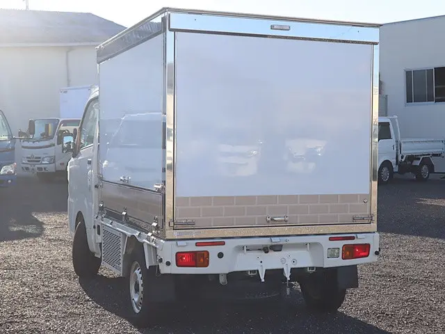 ダイハツ ハイゼットトラック EBD-S510P(4WD)の写真3