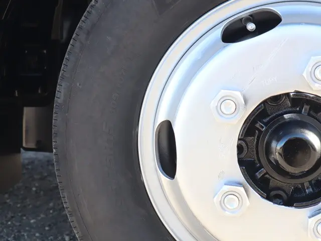 いすゞ エルフ TRG-NJR85A(2WD)の写真34