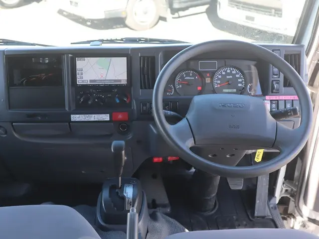 いすゞ エルフ TRG-NJR85A(2WD)の写真41