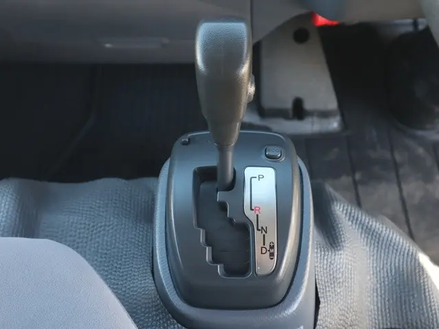 いすゞ エルフ TRG-NJR85A(2WD)の写真43