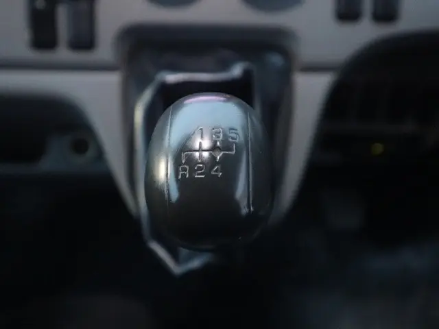 三菱 キャンター TPG-FBA20(2WD)の写真37