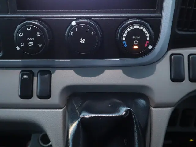 三菱 キャンター TPG-FBA20(2WD)の写真41