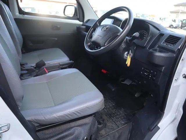 トヨタ タウンエースバン 5BF-S413M(4WD)の写真33
