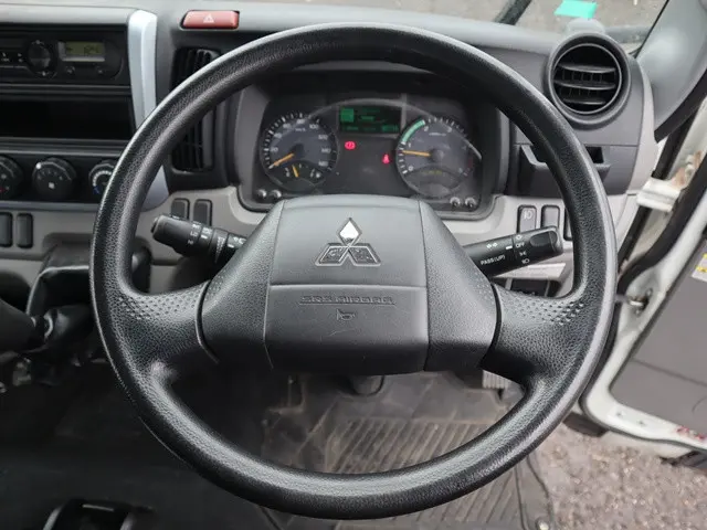 三菱 キャンター TPG-FBA20(2WD)の写真4
