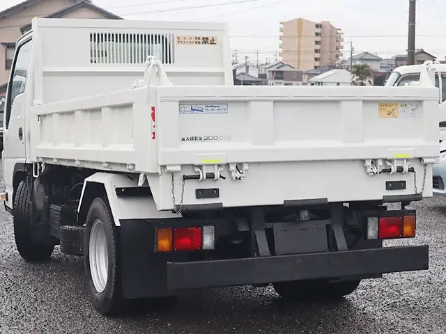 いすゞ エルフ TPG-NKR85AN(2WD)の写真3