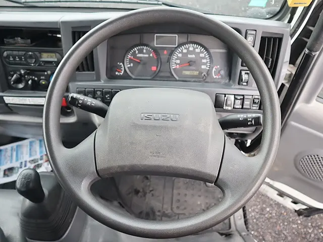 いすゞ エルフ TPG-NKR85AN(2WD)の写真4
