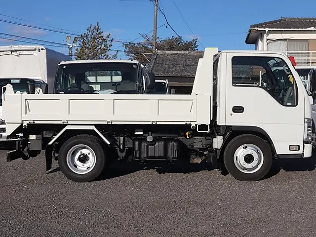 いすゞ エルフ TPG-NKR85AN(2WD)の写真8