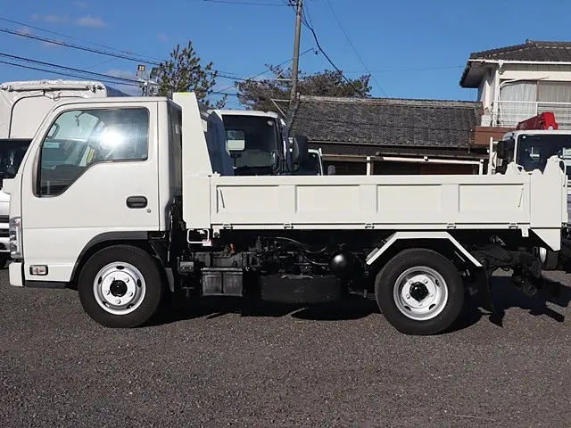 いすゞ エルフ TPG-NKR85AN(2WD)の写真9