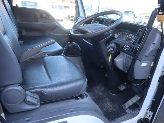 いすゞ エルフ TPG-NKR85AN(2WD)の写真29