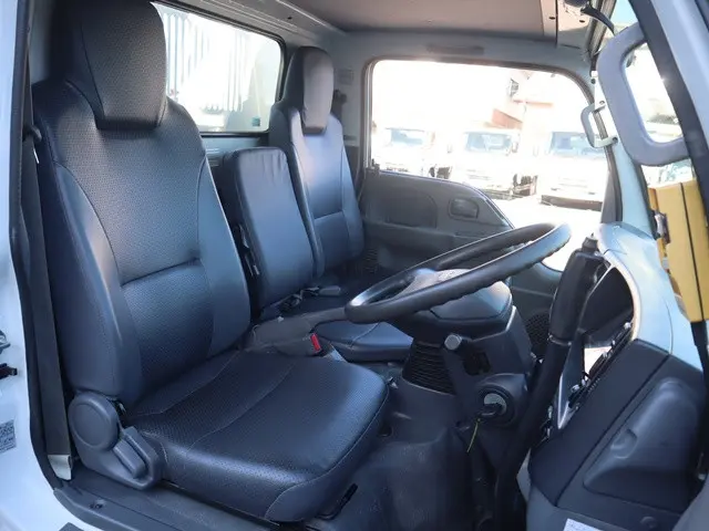 いすゞ エルフ TPG-NKR85AN(2WD)の写真30