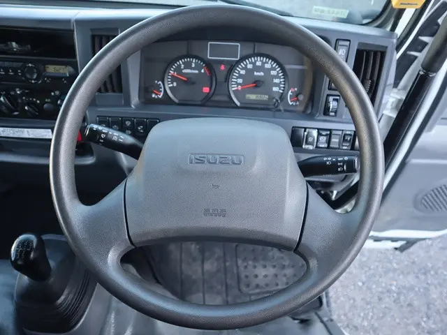 いすゞ エルフ TPG-NKR85AN(2WD)の写真33