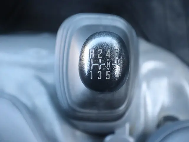 いすゞ エルフ TPG-NKR85AN(2WD)の写真34