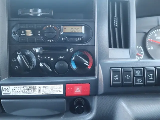 いすゞ エルフ TPG-NKR85AN(2WD)の写真35