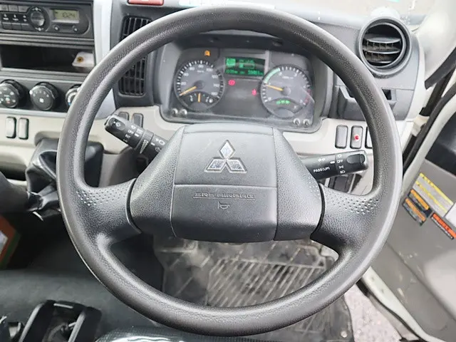 三菱 キャンター TPG-FEA50(2WD)の写真4