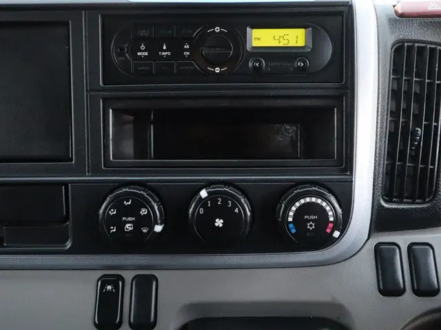 三菱 キャンター TPG-FEA50(2WD)の写真41