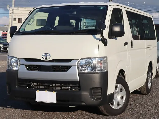 トヨタ ハイエースバン 3BF-TRH200V(2WD)の写真1