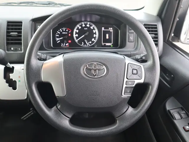 トヨタ ハイエースバン 3BF-TRH200V(2WD)の写真40