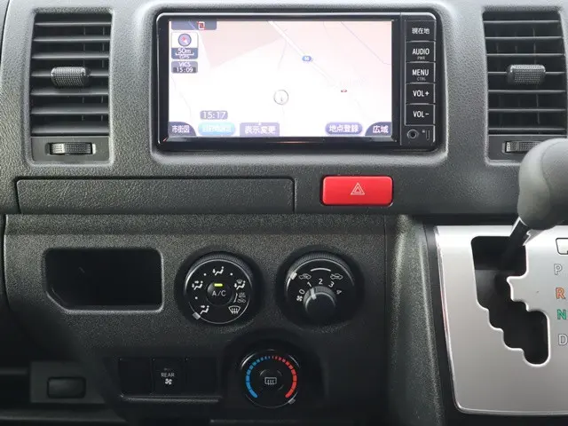 トヨタ ハイエースバン 3BF-TRH200V(2WD)の写真42