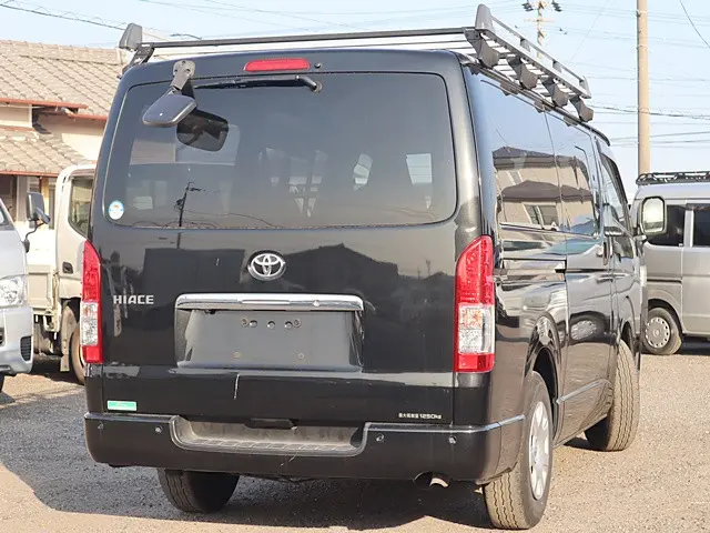 トヨタ ハイエースバン 3BF-TRH200V(2WD)の写真3