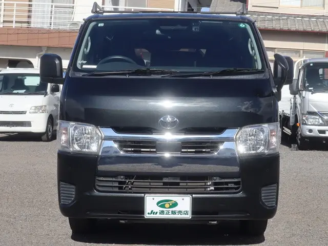 トヨタ ハイエースバン 3BF-TRH200V(2WD)の写真3