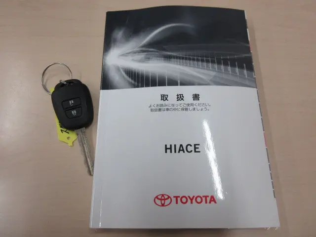 トヨタ ハイエースバン 3BF-TRH200V(2WD)の写真5