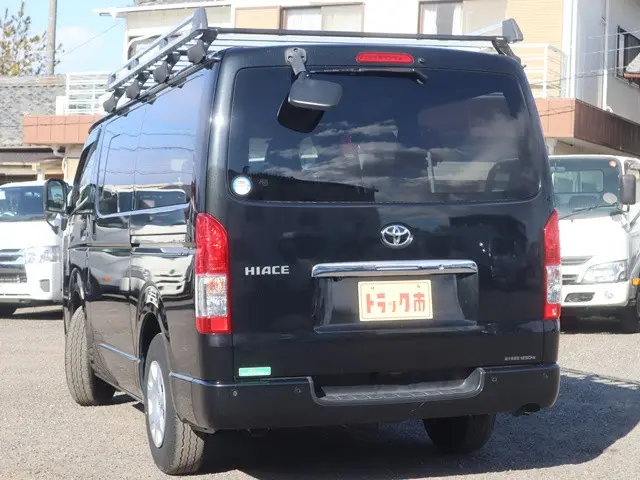 トヨタ ハイエースバン 3BF-TRH200V(2WD)の写真7