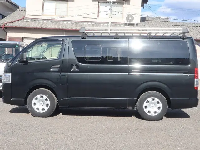 トヨタ ハイエースバン 3BF-TRH200V(2WD)の写真9