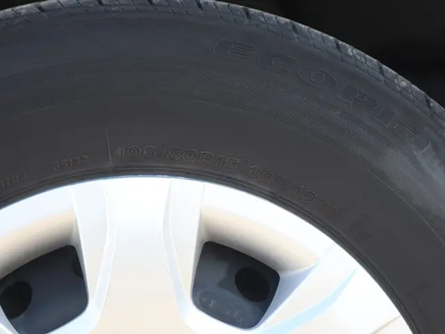 トヨタ ハイエースバン 3BF-TRH200V(2WD)の写真22