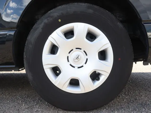 トヨタ ハイエースバン 3BF-TRH200V(2WD)の写真27