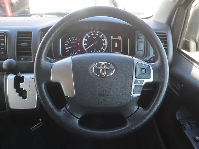 トヨタ ハイエースバン 3BF-TRH200V(2WD)の写真40