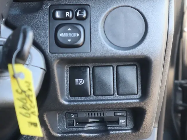 トヨタ ハイエースバン 3BF-TRH200V(2WD)の写真42