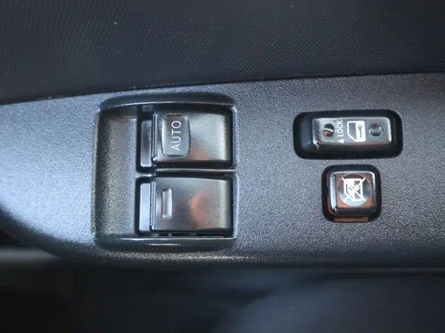 トヨタ ハイエースバン 3BF-TRH200V(2WD)の写真44