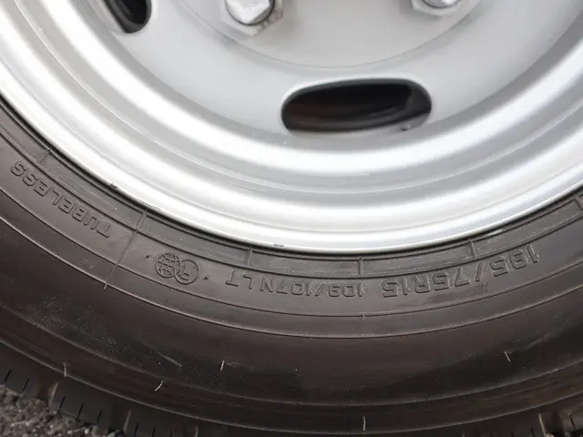 三菱 キャンター TPG-FBA20(2WD)の写真20