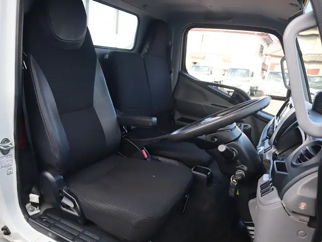 三菱 キャンター TPG-FBA20(2WD)の写真30