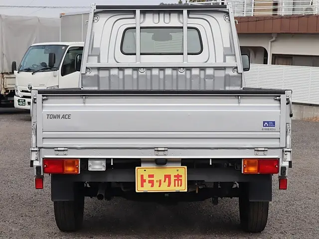 トヨタ タウンエーストラック 5BF-S403U(2WD)の写真6