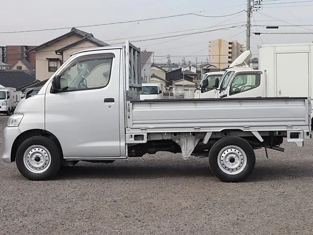 トヨタ タウンエーストラック 5BF-S403U(2WD)の写真9