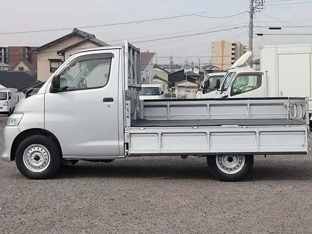 トヨタ タウンエーストラック 5BF-S403U(2WD)の写真13