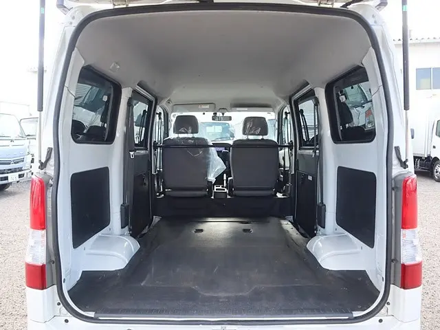 トヨタ ライトエースバン DBF-S402M(2WD)の写真13