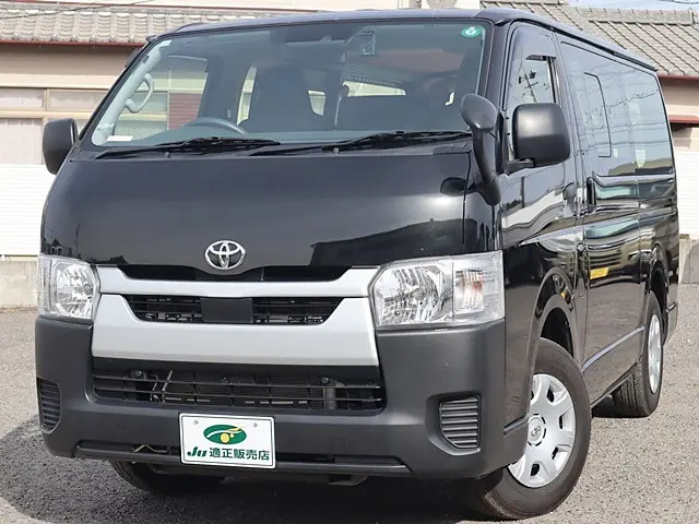 トヨタ ハイエースバン 3BF-TRH200V(2WD)の写真2