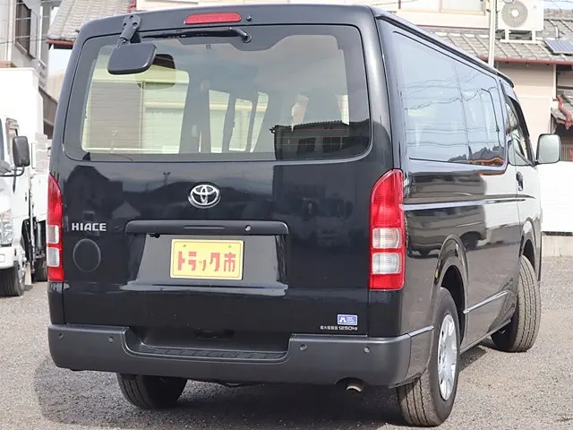トヨタ ハイエースバン 3BF-TRH200V(2WD)の写真5