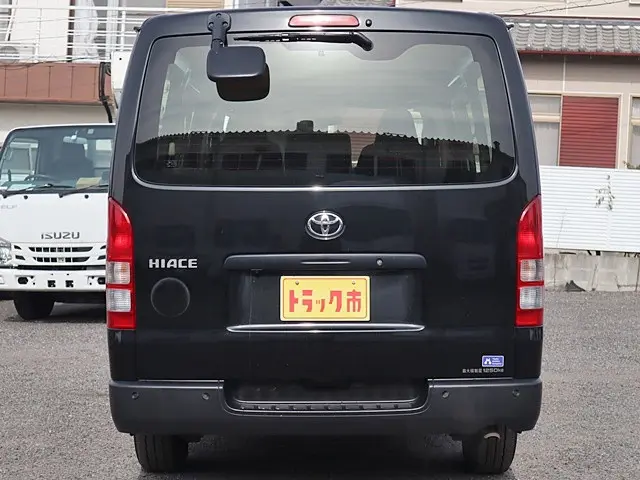 トヨタ ハイエースバン 3BF-TRH200V(2WD)の写真6